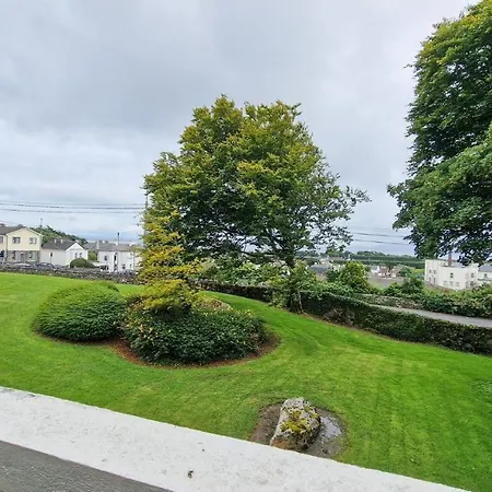 Apartment Stylish 3 Bedroom House *