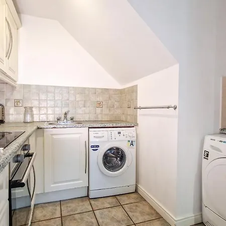 Apartment Stylish 3 Bedroom House Galway